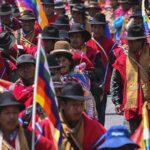 FUERZAS POLICIALES EN LA PAZ ACUARTELADAS POR MOVILIZACIONES DE LOS PONCHOS ROJOS