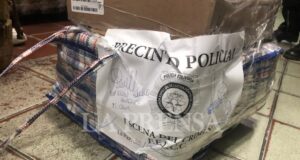 VIDEO: MUJER QUE TRANSPORTABA CASI BS. 3 MILLONES EN UN BUS ES DETENIDA