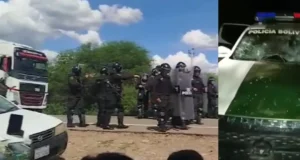 30 POLICÍAS HERIDOS Y VEHÍCULOS DAÑADOS DURANTE DESBLOQUEO EN YACUIBA