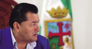 FISCALÍA DESESTIMA DENUNCIA CONTRA JHONNY FERNÁNDEZ POR FIJACIÓN DEL PASAJE EN BS 2,30