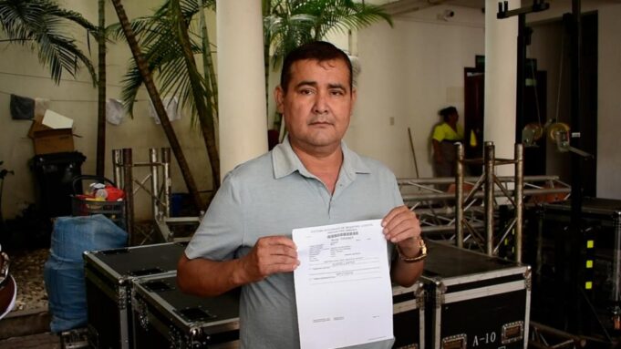 CONCEJAL QUIROZ HABRÍA ENTREGADO DOCUMENTO CLAVE A LA FAMILIA CRAPUZZI