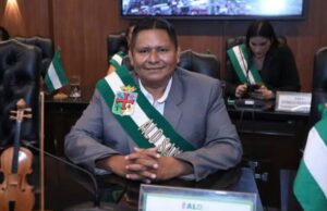 ROBERTO URAÑAVI ASUME COMO GOBERNADOR EN SUPLENCIA DE SANTA CRUZ