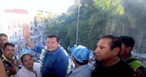 JHONNY FERNÁNDEZ RECIBE RESPALDO MULTISECTORIAL Y ANUNCIA ENTREGA DE 220.000 CARPETAS ESCOLARES