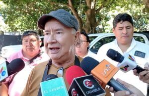 TRABAJADORES DE SALUD MANTIENEN PARO PESE A ANUNCIO DE PAGO DE SALARIOS