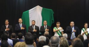 LARACH PIDE DISCULPAS A SU FAMILIA Y ADVIERTE QUE TOMARÁ MEDIDAS POR SU EXPOSICIÓN