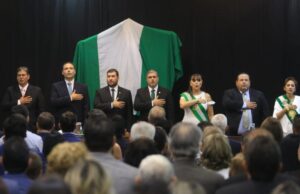 LARACH PIDE DISCULPAS A SU FAMILIA Y ADVIERTE QUE TOMARÁ MEDIDAS POR SU EXPOSICIÓN