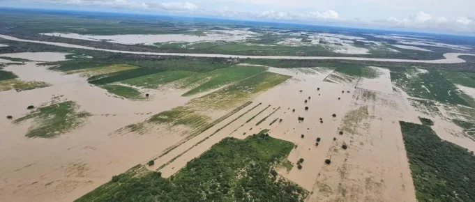 MINISTRO NOVILLO ADVIERTE QUE LOS 75 MILLONES DE DÓLARES SON INSUFICIENTES ANTE LA CRISIS POR INUNDACIONES