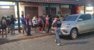 VIDEOS: LOS CUATRO ATRACADORES DE JOYERIAS EN LA CHARCAS ESTABAN CON GORRA Y BARBIJOS