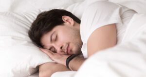 CUÁNTO DEBEMOS DORMIR PARA NO PONER EN RIESGO NUESTRO CUERPO Y MENTE ? VEA SI NO ESTA EN RIESGO