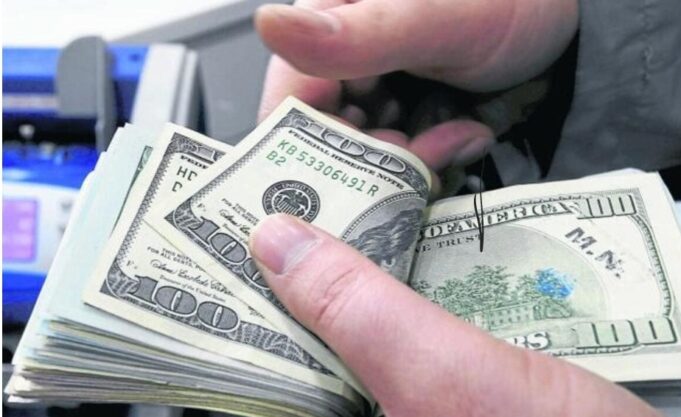 AUTORIZAN A YPFB ADQUIRIR DÓLARES DEL SISTEMA FINANCIERO PARA COMPRAR COMBUSTIBLE