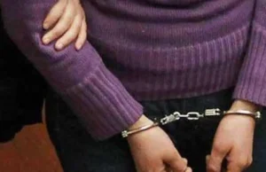 POLICÍA DETIENE A MADRE ACUSADA DE ASESINAR A SU HIJO CON TRES PUÑALADAS