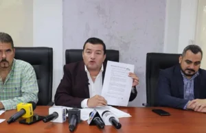 JHONNY FERNÁNDEZ CUESTIONA A CONCEJALES: “VOTARON EN CONTRA Y AHORA QUIEREN SER DEFENSORES DEL DESAYUNO ESCOLAR”