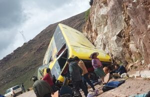 FISCALÍA DE POTOSÍ INICIA INVESTIGACIÓN SOBRE EL ACCIDENTE DE BUS QUE DEJÓ 13 FALLECIDOS.