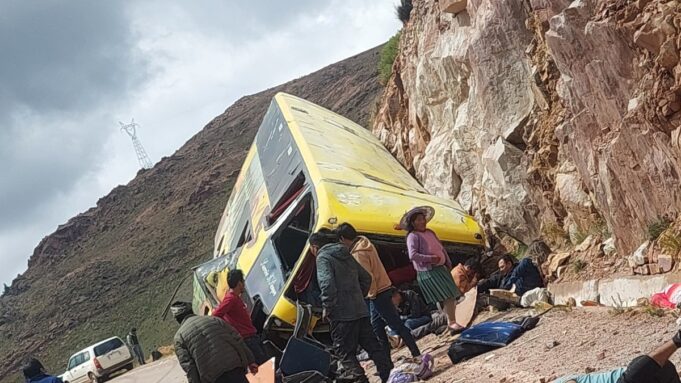 FISCALÍA DE POTOSÍ INICIA INVESTIGACIÓN SOBRE EL ACCIDENTE DE BUS QUE DEJÓ 13 FALLECIDOS.