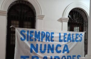 TENSIÓN EN EL CONCEJO DE SANTA CRUZ: APARECEN MENSAJES CONTRA CONCEJALES DISIDENTES