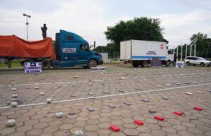 LA FELCN INCAUTA DROGA CAMUFLADA EN ALIMENTOS Y SAL EN SANTA CRUZ, CON UN DAÑO DE 870 MIL DÓLARES