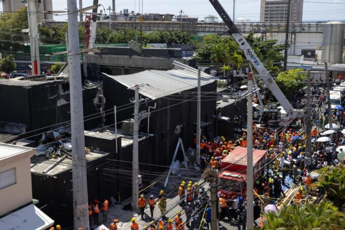 AUMENTAN A 44 LOS MUERTOS TRAS EL DESPLOME DE UN TECHO EN DISCOTECA DE SANTO DOMINGO