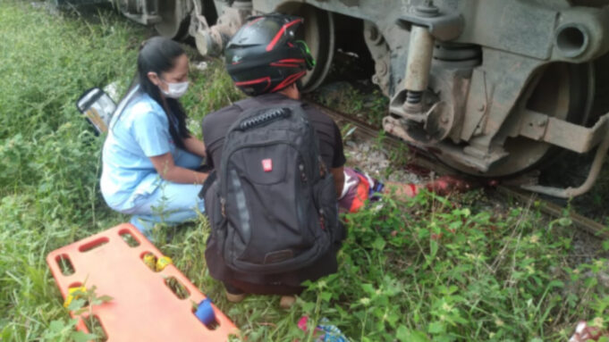 VIDEO: SE QUEDÓ DORMIDO EN LA VÍA Y EL TREN LE ARRANCÓ LA PIERNA