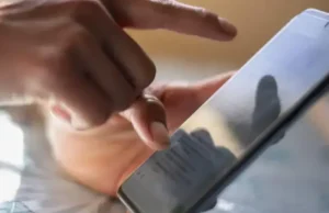 FELCC DE LA PAZ BUSCA A LOS PROPIETARIOS DE LOS IPHONES RECUPERADOS EN UNA INTERVENCIÓN POLICIAL