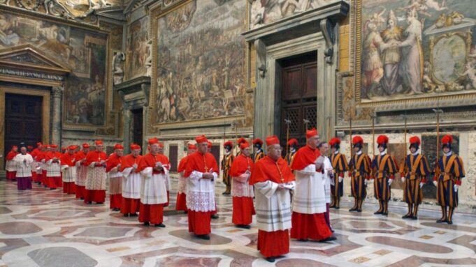 OCHO CARDENALES RESUENAN COMO POSIBLES SUCESORES DEL PAPA FRANCISCO