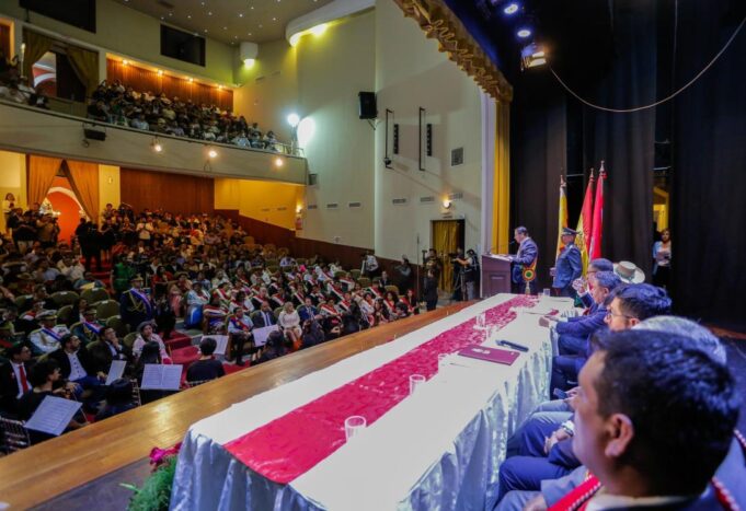 PRESIDENTE ARCE PROMETE SOLUCIÓN ESTRUCTURAL A LAS AGUAS SERVIDAS DE TARIJA