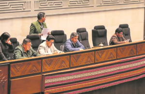 CHOQUEHUANCA ACUERDA CON LA OPOSICIÓN Y CONVOCA ASAMBLEA PARA APROBAR CRÉDITO DE $US 100 MILLONES