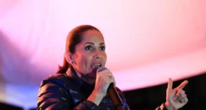 LUISA GONZÁLEZ EXIGE RECONTEO DE VOTOS Y HABLA DE «FRAUDE ELECTORAL MÁS GROTESCO DE LA HISTORIA»