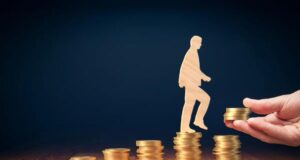 PEDRAZA CUESTIONA QUE AUMENTO BENEFICIE A EXPRESIDENTES MIENTRAS TRABAJADORES RECIBEN SOLO BS 250