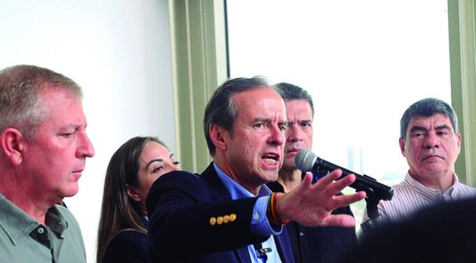 QUIROGA ROMPE CON DORIA MEDINA Y REGISTRARÁ SU PROPIA ALIANZA ANTES DEL 18 DE ABRIL