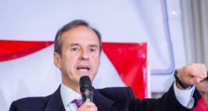 QUIROGA AFIRMA QUE ENCUESTA DEL BLOQUE DE UNIDAD ES “ILEGAL” Y “PAGADA POR UNA SOLA PARTE”