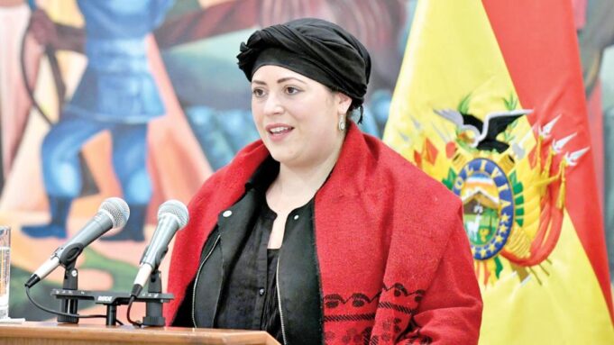 MINISTRA PRADA CONFIRMA QUE ZÚÑIGA FUE INFORMADO DE SU RELEVO ANTES DE LA ASONADA