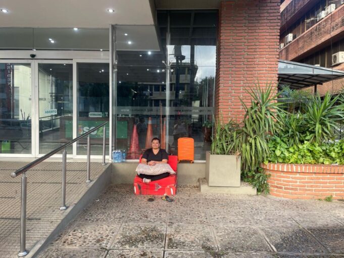 HUELGA DE HAMBRE ANTE LA INACCIÓN DE LA GOBERNACIÓN: EXIGEN DESEMBOLSO DE BECAS ALIMENTICIAS