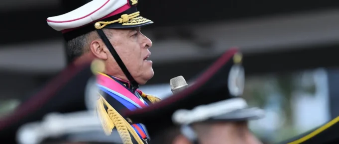 EXGENERAL ZÚÑIGA ACUSA A ARCE DE ORQUESTAR UN AUTOGOLPE PARA PROVOCAR DERRAMAMIENTO DE SANGRE