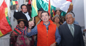 PAZ PEREIRA OFICIALIZA SU CANDIDATURA A LA PRESIDENCIA JUNTO AL PDC Y LLAMA A LA UNIDAD SOCIAL