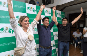 ISRAEL ALCÓCER ASUME LA PRESIDENCIA DEL CONCEJO DE SANTA CRUZ EN MEDIO DE UNA SESIÓN MARCADA POR LA VIOLENCIA Y LA TENSIÓN