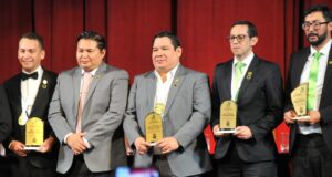 FISCAL GENERAL DEL ESTADO RECIBE EL PREMIO A LA EXCELENCIA EN LA GESTIÓN PÚBLICA BICENTENARIO