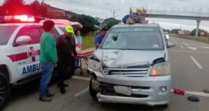 VIDEO: ATROPELLÓ A UN MOTOCICLISTA Y CUANDO ESCAPABA SE DIÓ CUENTA QUE EL HERIDO ESTABA EN EL TECHO DE SU VEHÍCULO
