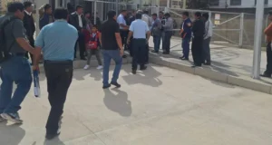 TRANSPORTE SINDICALIZADO DA PLAZO AL GOBIERNO HASTA EL VIERNES PARA SOLUCIONAR LA ESCASEZ DE COMBUSTIBLE Y ADVIERTE CON PARO NACIONAL