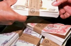 POLICÍA DETIENE A DOS MUJERES QUE INTENTABAN CRUZAR A PERÚ CON BS 400.000 NO DECLARADO