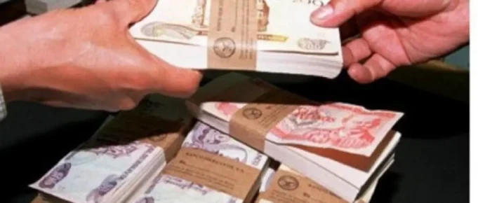 POLICÍA DETIENE A DOS MUJERES QUE INTENTABAN CRUZAR A PERÚ CON BS 400.000 NO DECLARADO