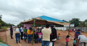 CUARTO INTERMEDIO EN LOS BLOQUEOS DEL PUEBLO AYOREO HASTA EL LUNES