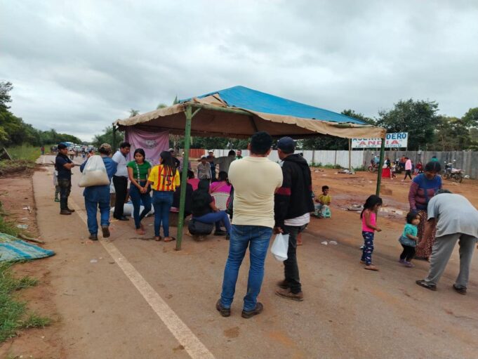 CUARTO INTERMEDIO EN LOS BLOQUEOS DEL PUEBLO AYOREO HASTA EL LUNES