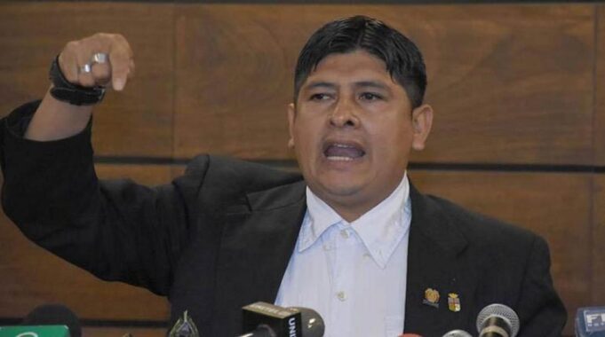 CUÉLLAR: “NO SE HA DEVALUADO EL PESO BOLIVIANO”, PESE A ALZA EN MERCADO PARALELO