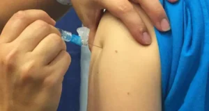 GOBIERNO OTORGA DOS HORAS DE TOLERANCIA PARA VACUNACIÓN CONTRA LA INFLUENZA