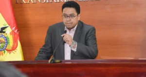 CÉSAR SILES PIDE AL SENADO CONVOCAR SESIÓN PARA GARANTIZAR PROCESO ELECTORAL