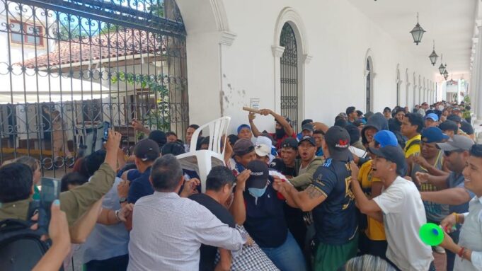 ACUSAN A MUCARZEL Y ALCÓCER DE PROVOCAR VIOLENCIA EN EL CONCEJO MUNICIPAL, SEGÚN CONCEJAL DE UCS