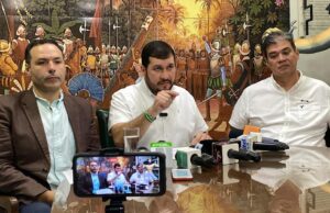 JHONNY FERNÁNDEZ ES DECLARADO PERSONA NO GRATA POR ATENTAR CONTRA LA AUTONOMÍA MUNICIPAL