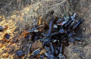 ENCUENTRAN BOMBAS MOLOTOV, PIEDRAS Y PETARDOS CERCA DE BLOQUEO EN PAMPA GRANDE