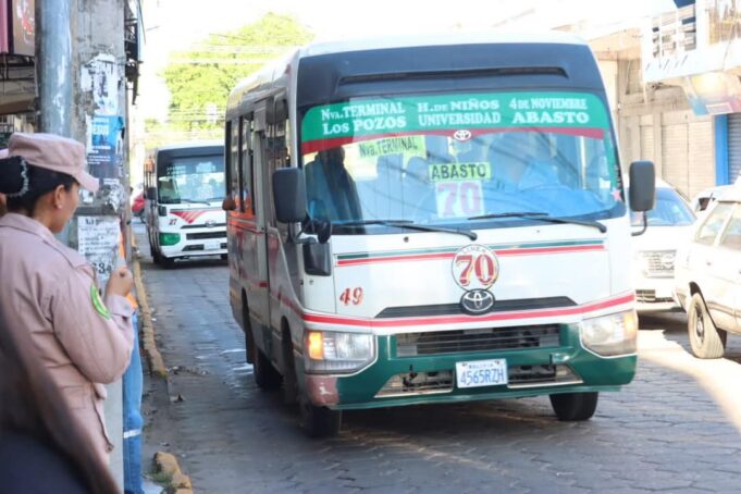 TRANSPORTE ANALIZA SOLICITAR NUEVO AUMENTO DE TARIFA DEBIDO A LA SUBIDA DE PRECIOS DE REPUESTOS Y CANASTA FAMILIAR