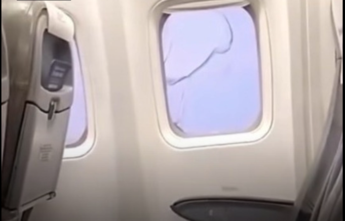 MONTAÑO CALIFICA DE “ENVIDIOSOS” A QUIENES DENUNCIARON EL INCIDENTE EN UN AVIÓN DE BOA Y DEFIENDE A LA AEROLÍNEA ESTATAL